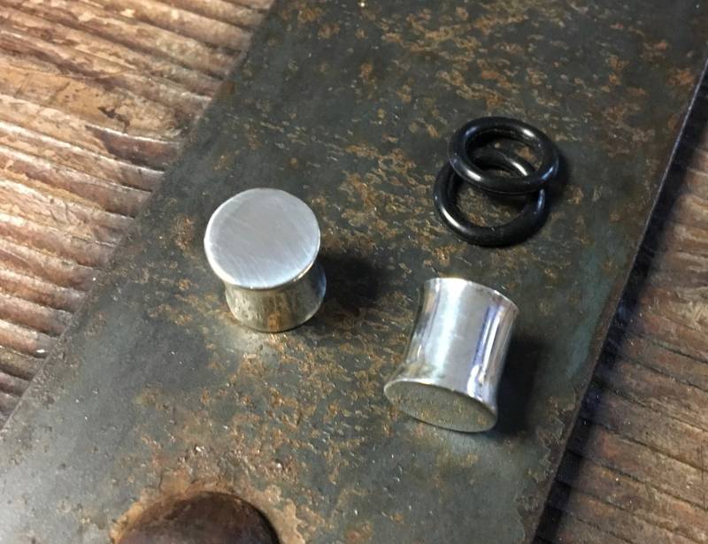 sterling Silber Ohrstecker ~ Einfache Flache Hohle Schlichte Glänzende Ohrläppchen Körperschmuck sterling Silber Ohrstecker ~ Einfache Flache Hohle Schlichte Glänzende Ohrläppchen Körperschmuck von DinanRings