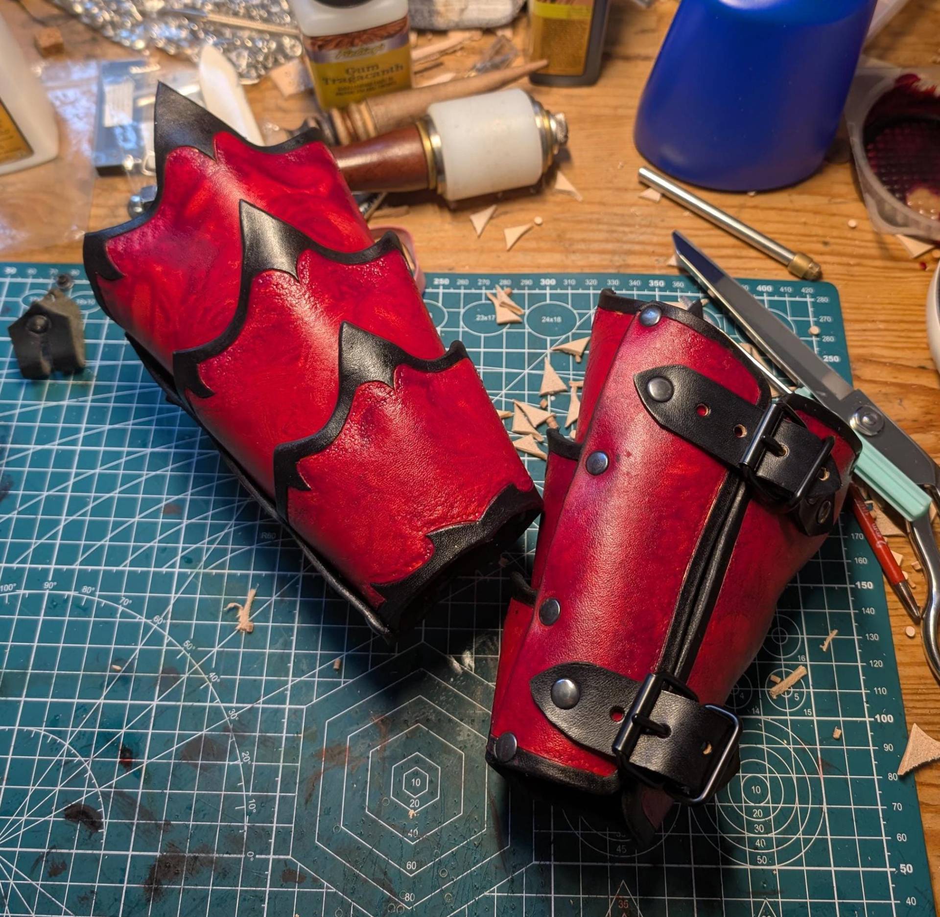 Fantasy Leder Armschienen von DingenManufacturyy