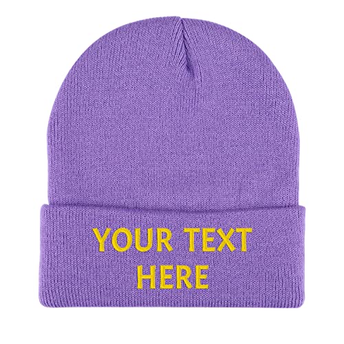 Dinikally Personalisierte Benutzerdefinierte Stickerei Schädeldecke Hut Wintermütze Beanie für Männer & Frauen mit Text (lila) von Dinikally