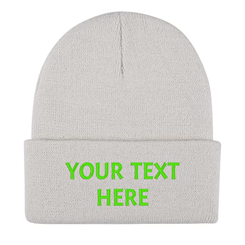 Dinikally Personalisierte Benutzerdefinierte Stickerei Schädeldecke Hut Wintermütze Beanie für Männer & Frauen mit Text (weiß) von Dinikally