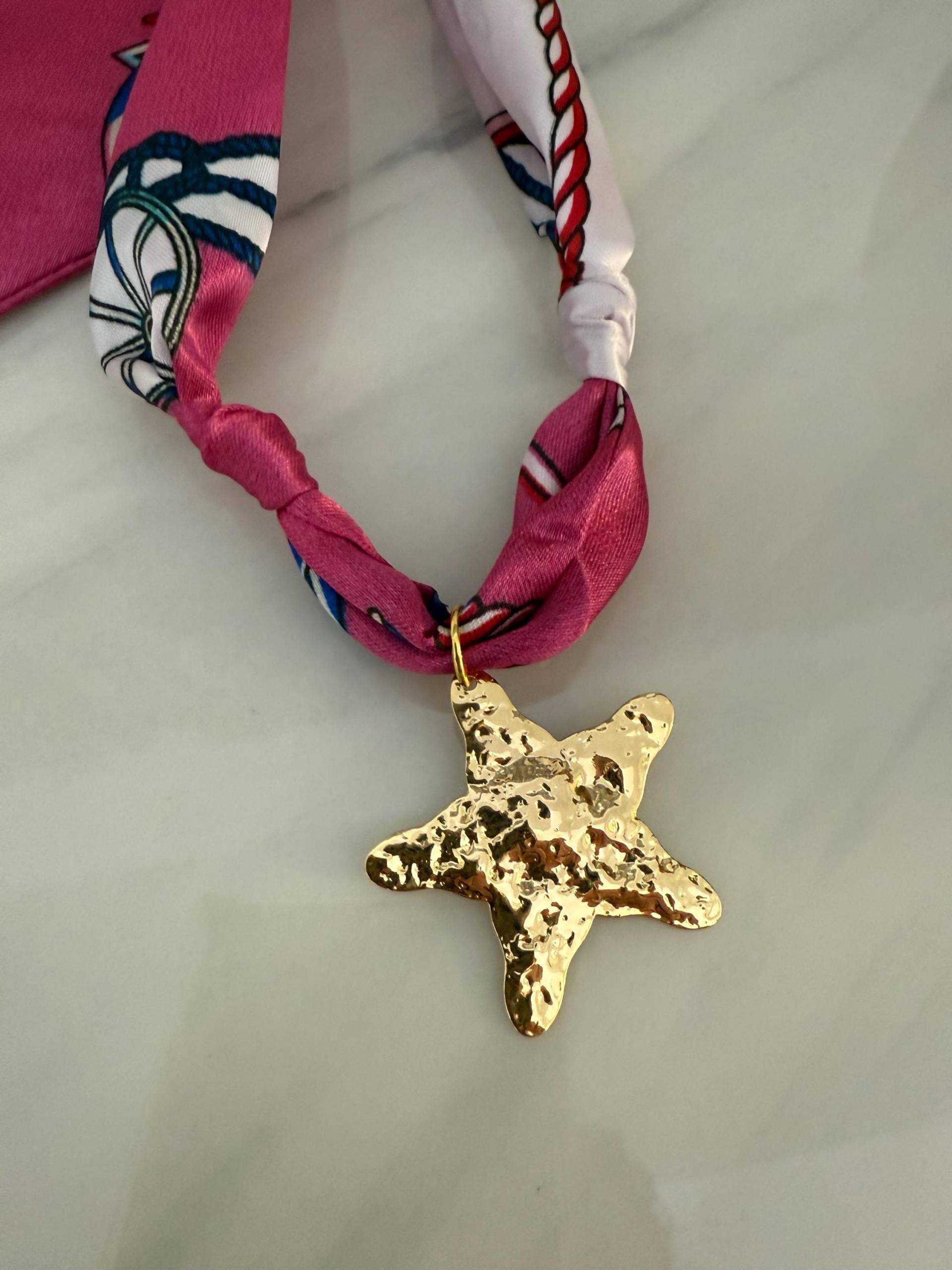 Gold Seestern Charm Schal Halskette Rosa Sommer Bandana Schmuck von DinnerPartyDarling