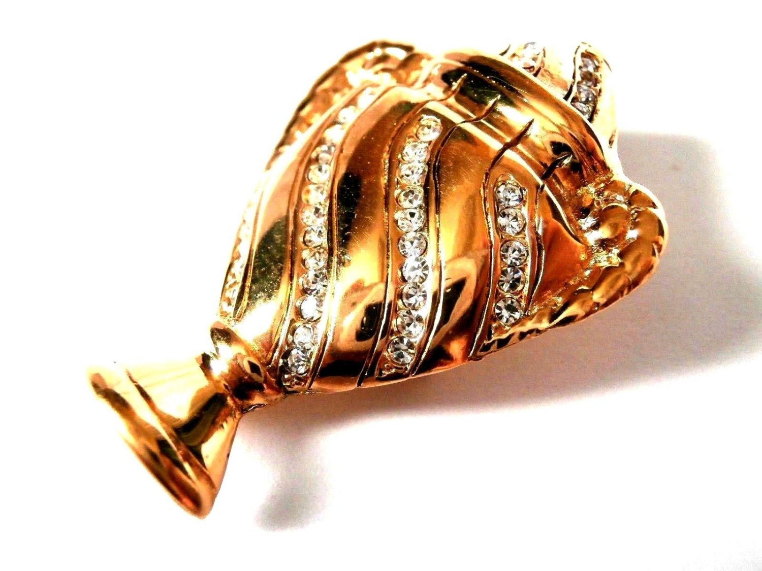 1980Er Jahre Rochas Signierte Vergoldete Urne Pin Brosche Nummer 156 Mit Kristallen von Dior4U