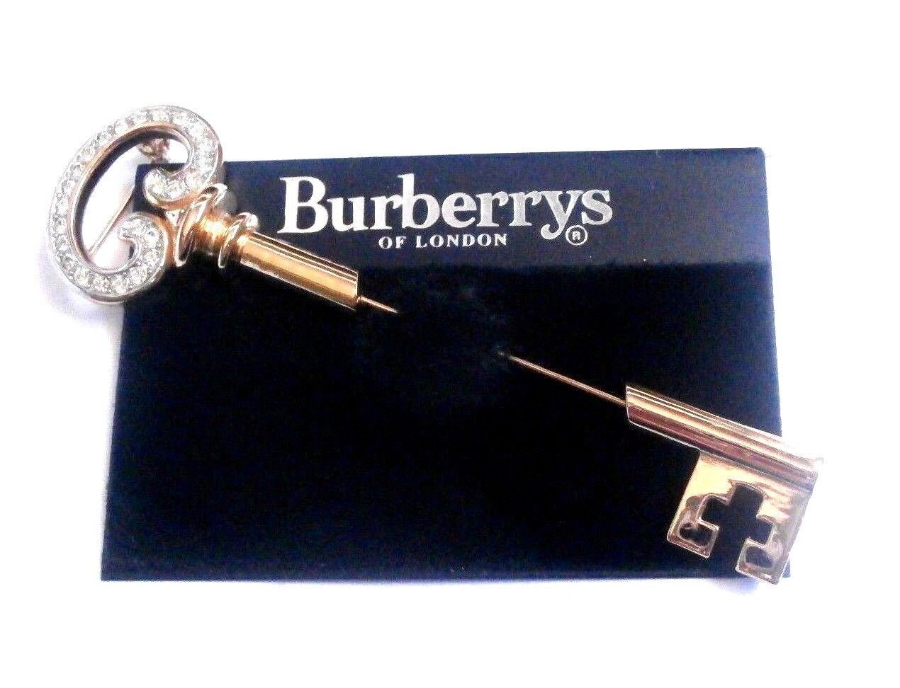 Burberrys Of London Signierter Vergoldeter Schlüsselanhänger Mit Kristallen von Dior4U
