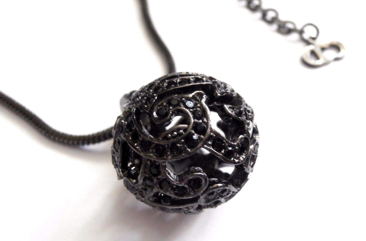 Christian Dior Jet Black Halskette Mit Crystal Set Ball Anhänger von Dior4U