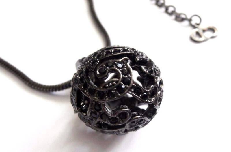 Christian Dior Jet Black Halskette Mit Crystal Set Ball Anhänger von Dior4U