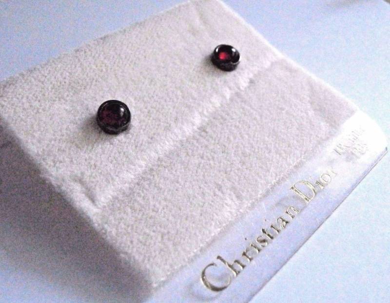 Christian Dior Roter Kristall Ohrringe; Antikes Finish, 14 Kt Beiträge Made in Usa von Dior4U