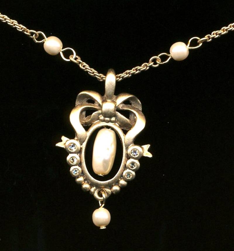 Christian Dior Signierte Antike Vergoldete Halskette Mit Perlen Und Anhänger Made in Den Usa von Dior4U