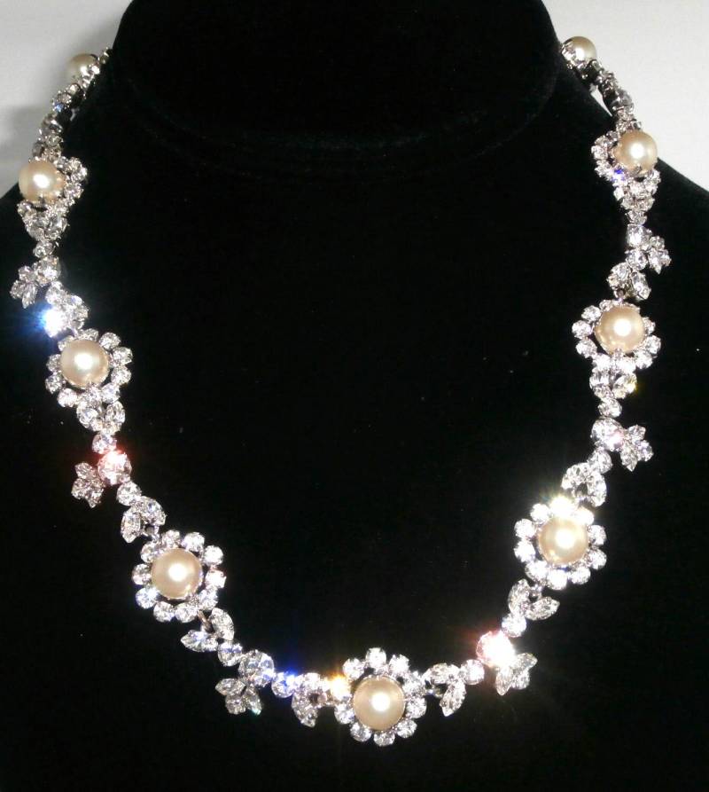Christian Dior Signierte Diamante & Pearl Rhodium Halskette von Dior4U