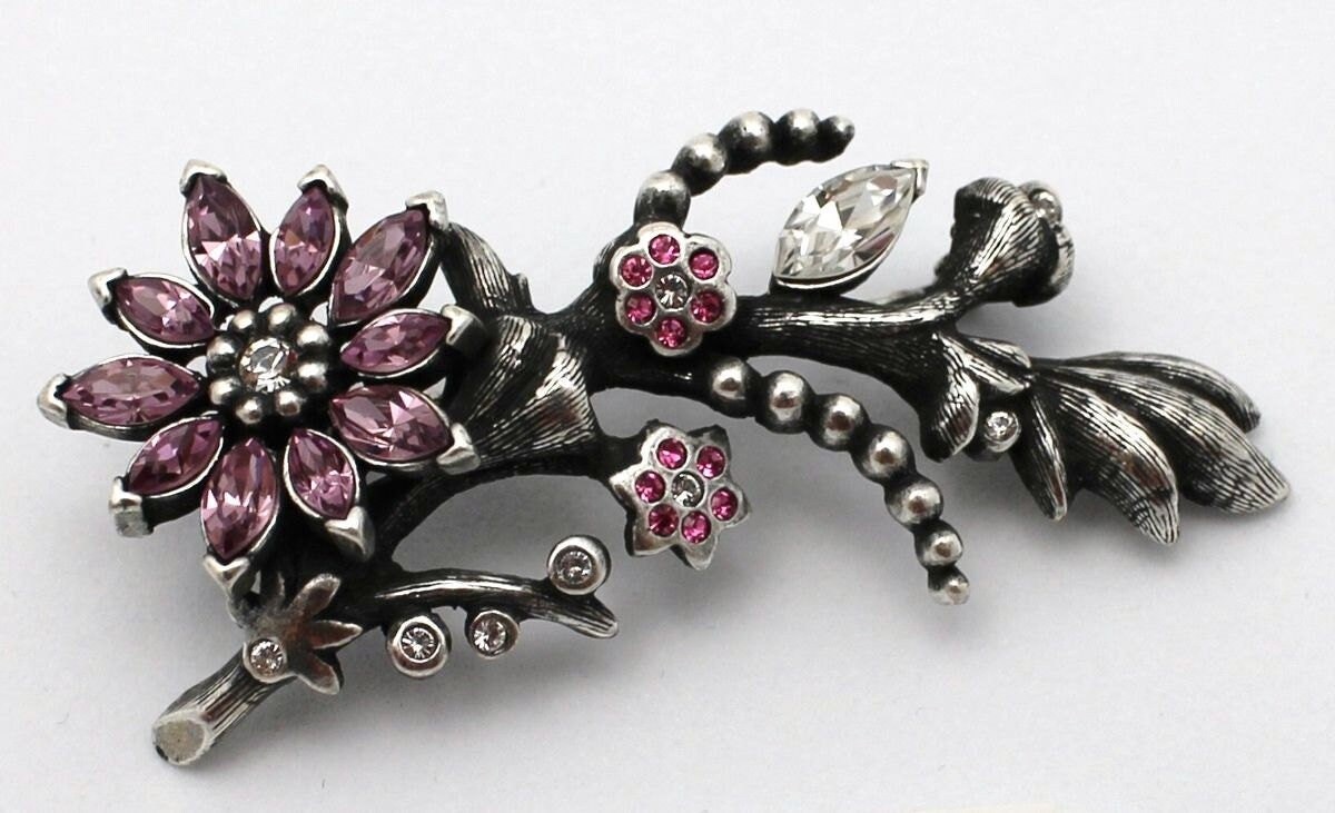 Christian Dior Signierte Pin Brosche Gunmetal Flower Mit Kristallen Gesetzt von Dior4U