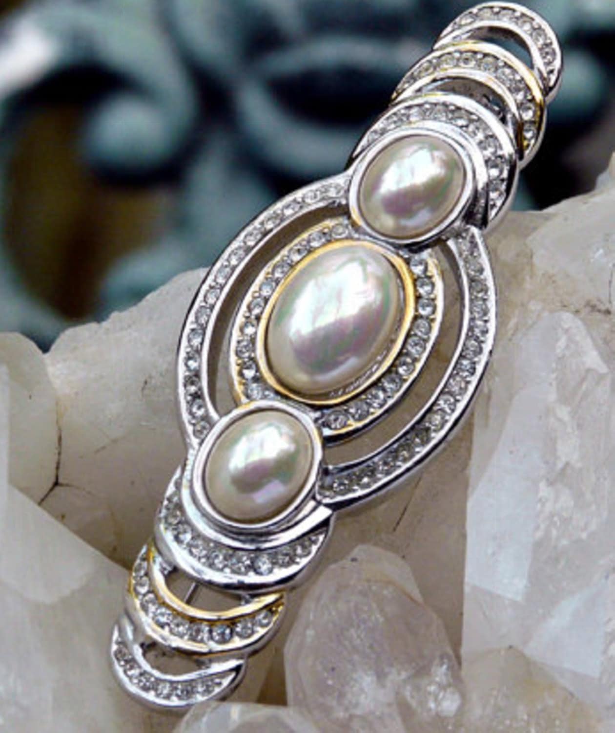 Christian Dior Signierte Pin Brosche Rhodiniert Mit Perlen Und Klaren Kristallen von Dior4U