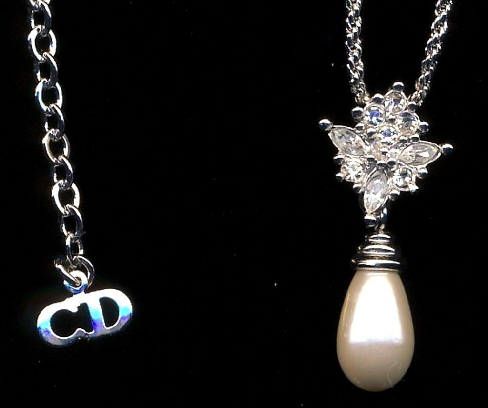 Christian Dior Signierte Rhodinierte Halskette Mit Kristall - Und Perlenanhänger Made in Usa von Dior4U