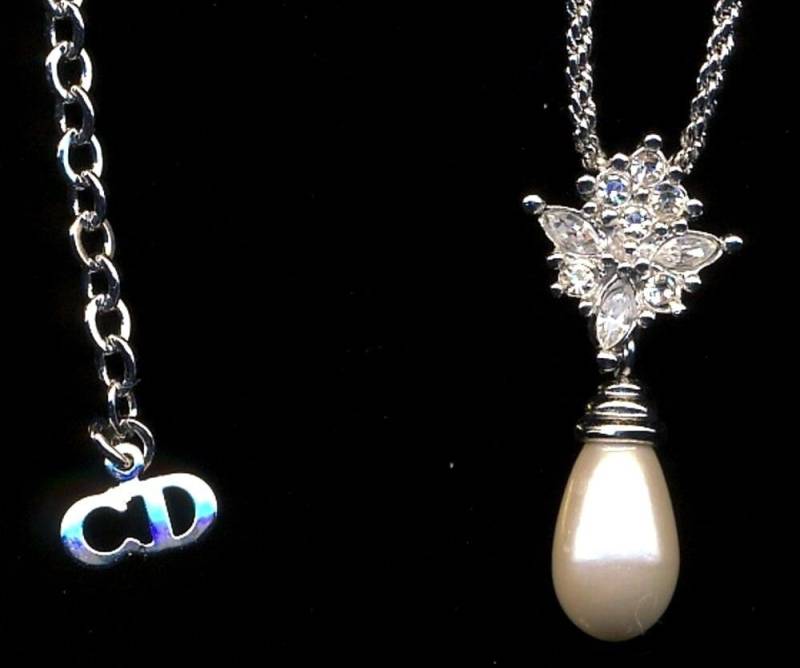 Christian Dior Signierte Rhodinierte Halskette Mit Kristall - Und Perlenanhänger Made in Usa von Dior4U