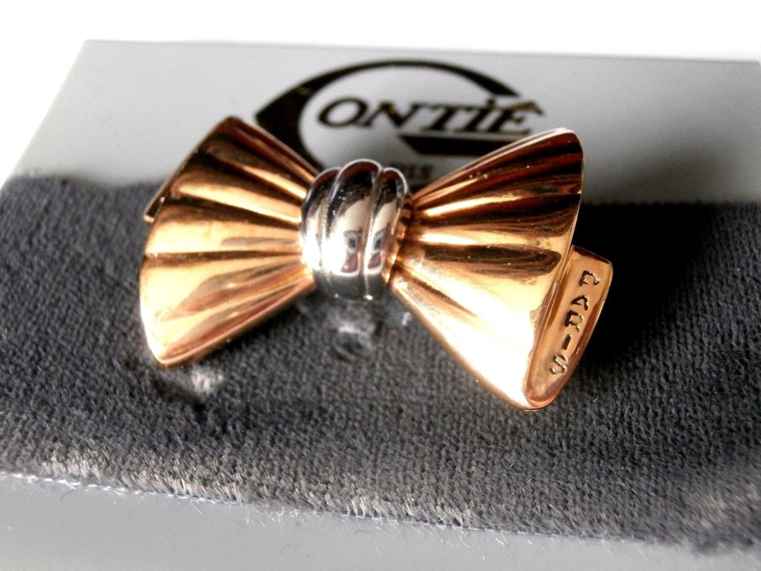 Gontie Paris Signierte Signature Bow Pin Brosche 1221 Vergoldet von Dior4U