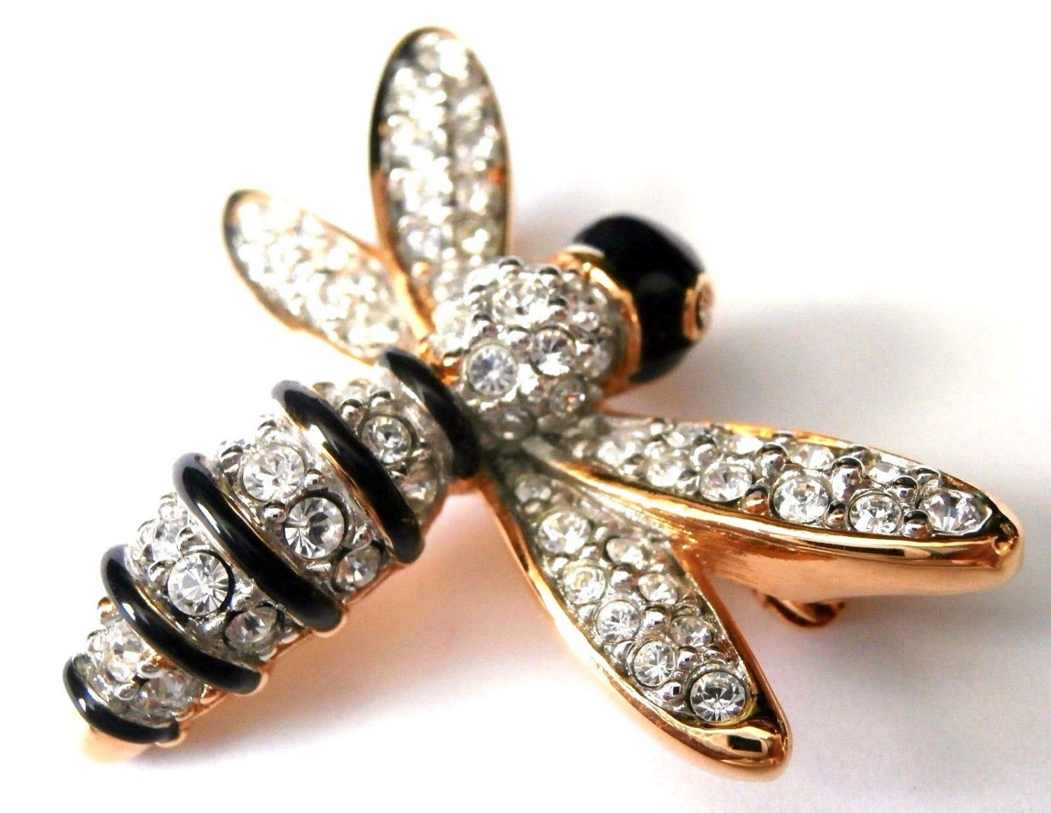 Signierte Swarovski Bee Pin Vergoldet Mit Pave Kristallen von Dior4U
