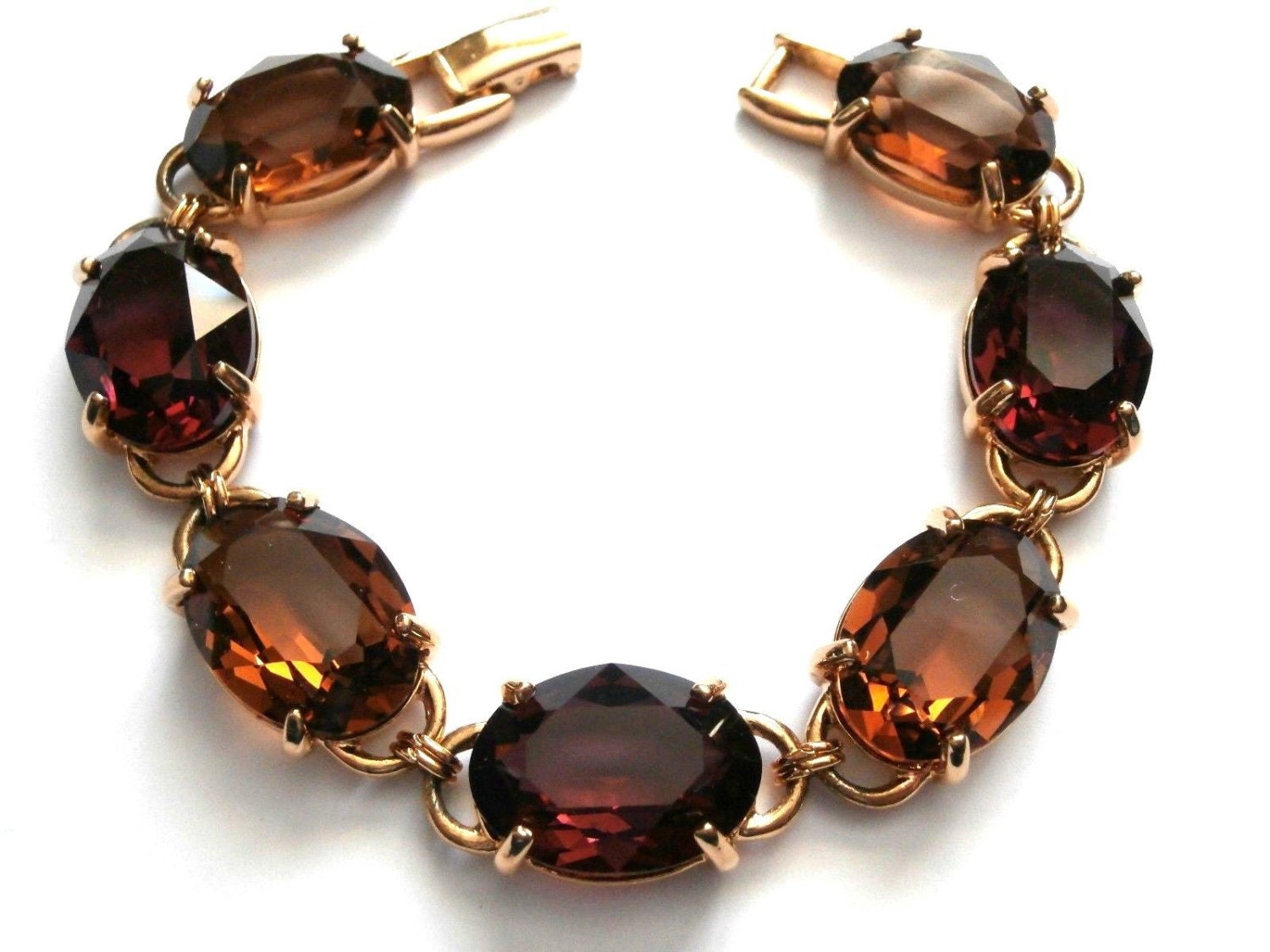 Signiertes Swarovski Armband Vergoldet Mit Krappen Aus Amethyst Und Smokey Topaz Kristallen von Dior4U