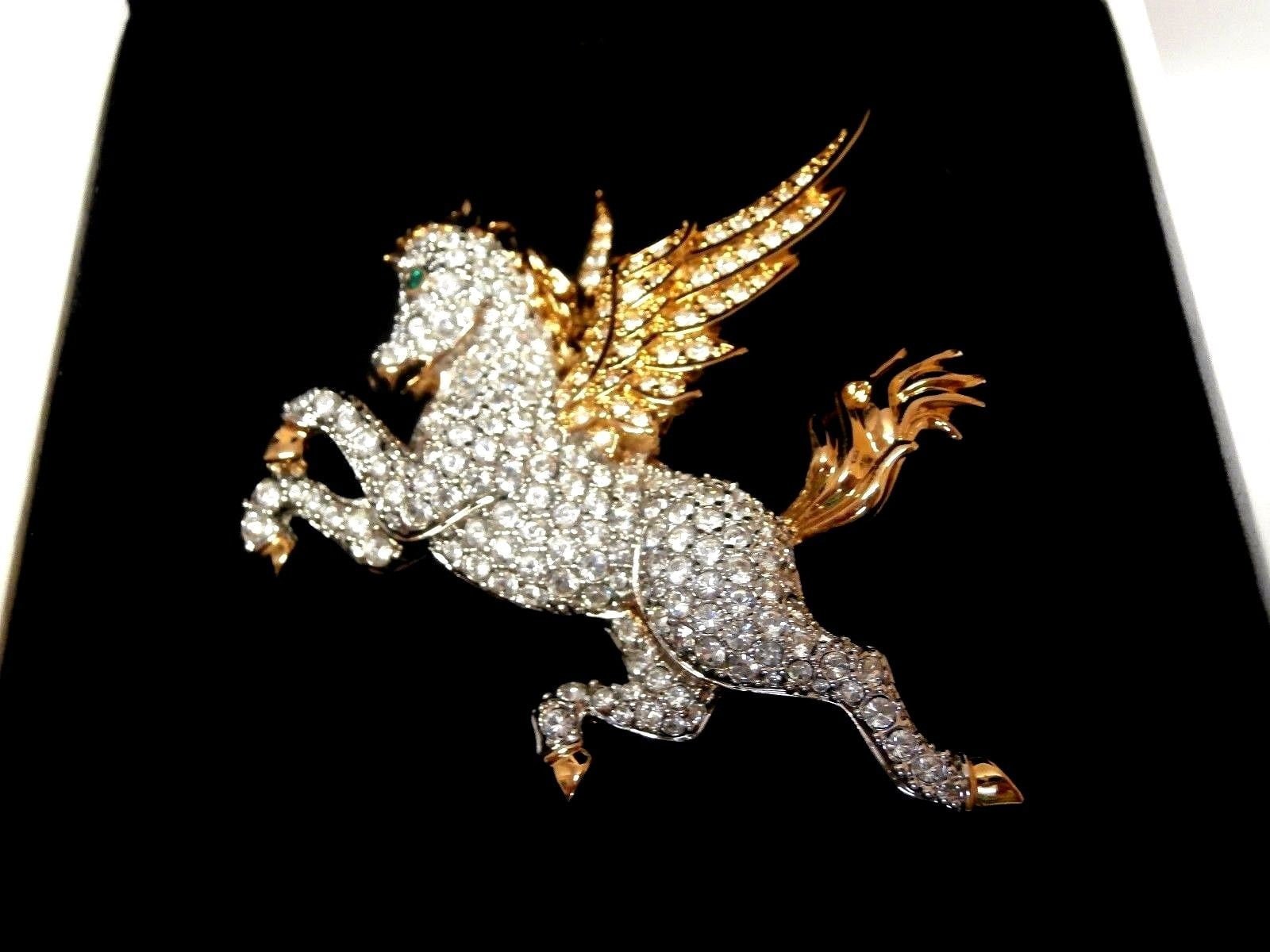 Swarovski Signiert Pegasus Pin Brosche Vergoldet Mit Klaren Kristallen von Dior4U