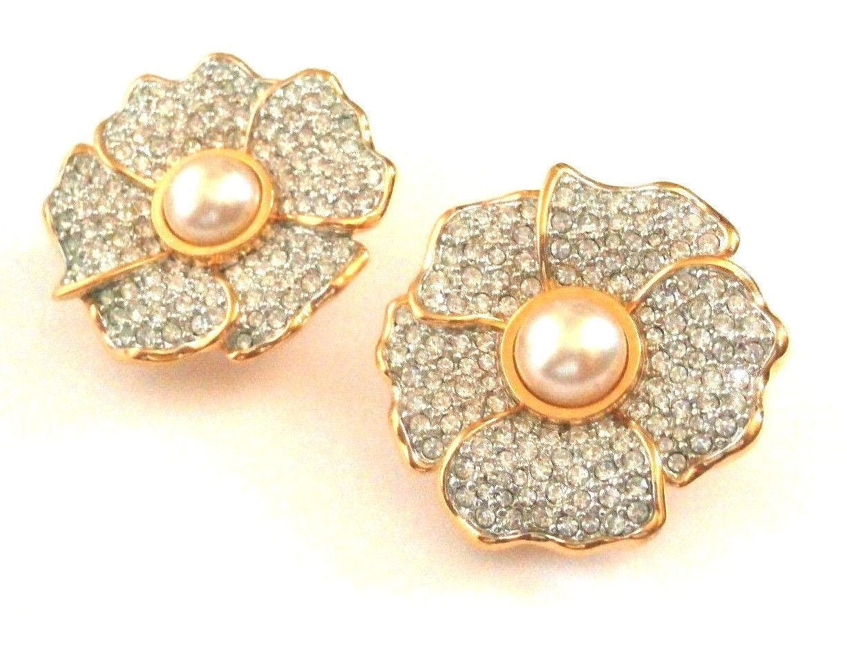 Swarovski Signiert Vergoldete Ohrclips Set Mit Klaren Kristallen Und Perle von Dior4U