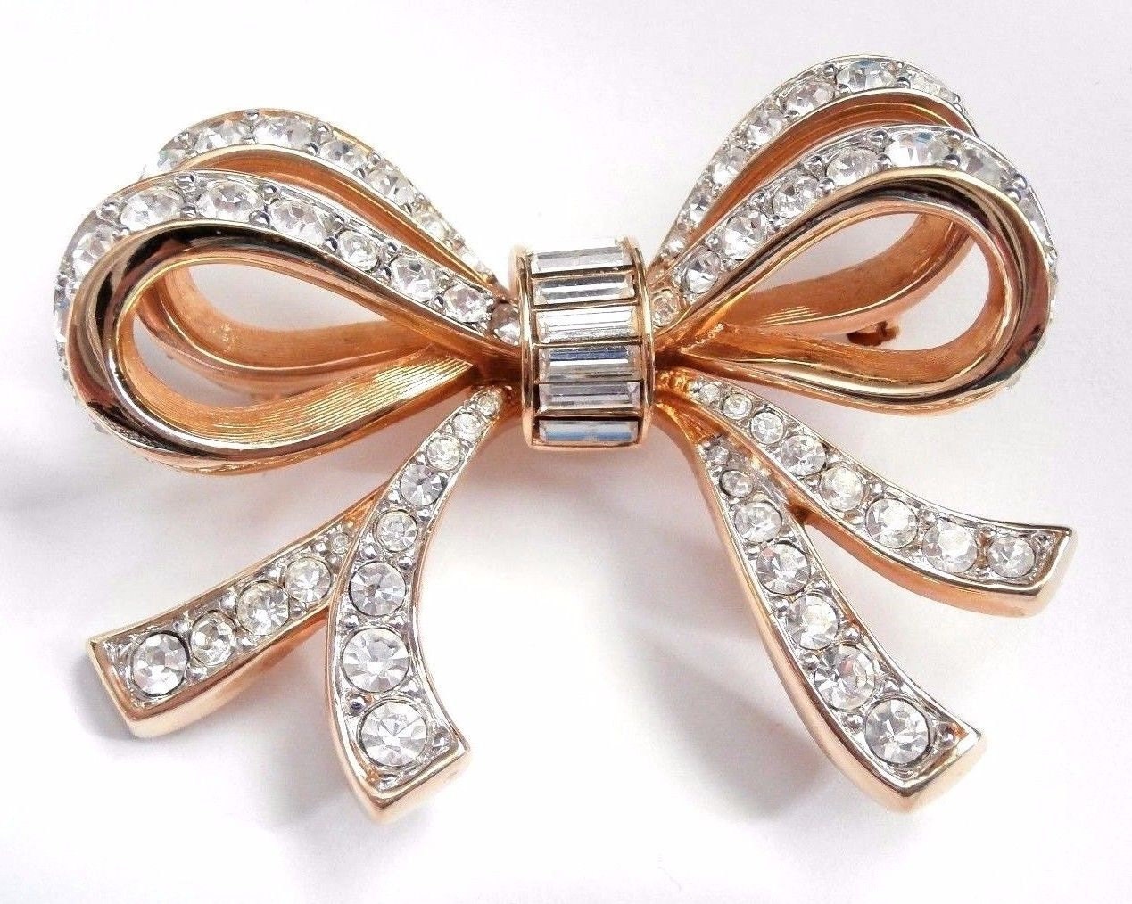 Swarovski Signierte Große Vergoldete Schleife Pin Brosche Mit Klaren Kristallen von Dior4U