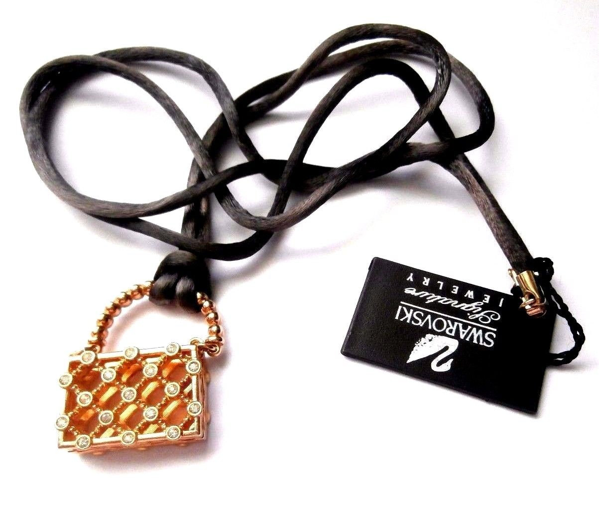 Swarovski Signierte Halskette W/Crystal Set Handtasche Anhänger Auf Seidenkordel von Dior4U