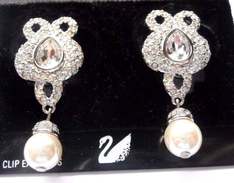 Swarovski Signierte Ohrclips Rhodium Plated Set Mit Klaren Kristallen & Perle von Dior4U