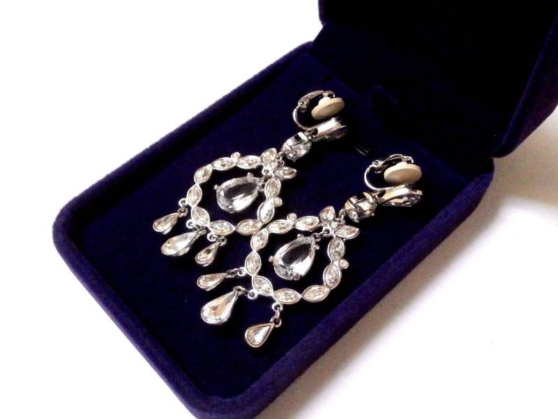 Swarovski Signierte Ohrclips Rhodium Überzogener Kronleuchter Mit Klaren Kristallen von Dior4U