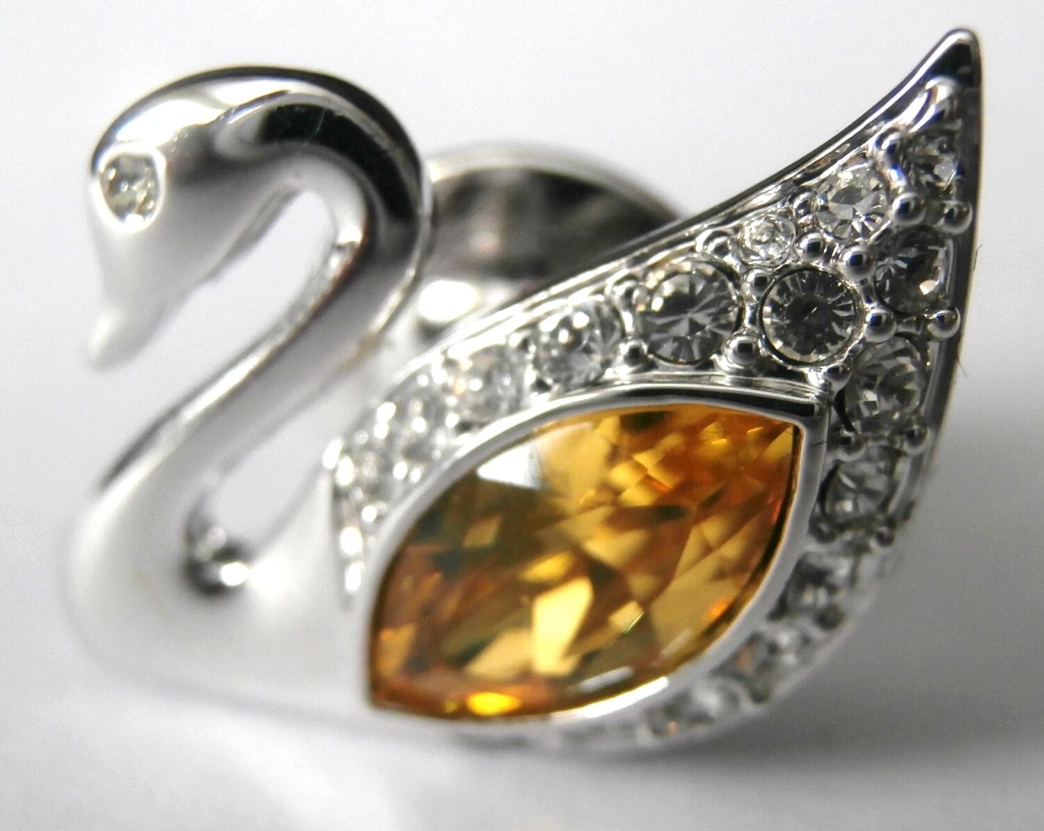 Swarovski Tac Pin Yellow Crystal Swan Mit Schwanenlogo von Dior4U