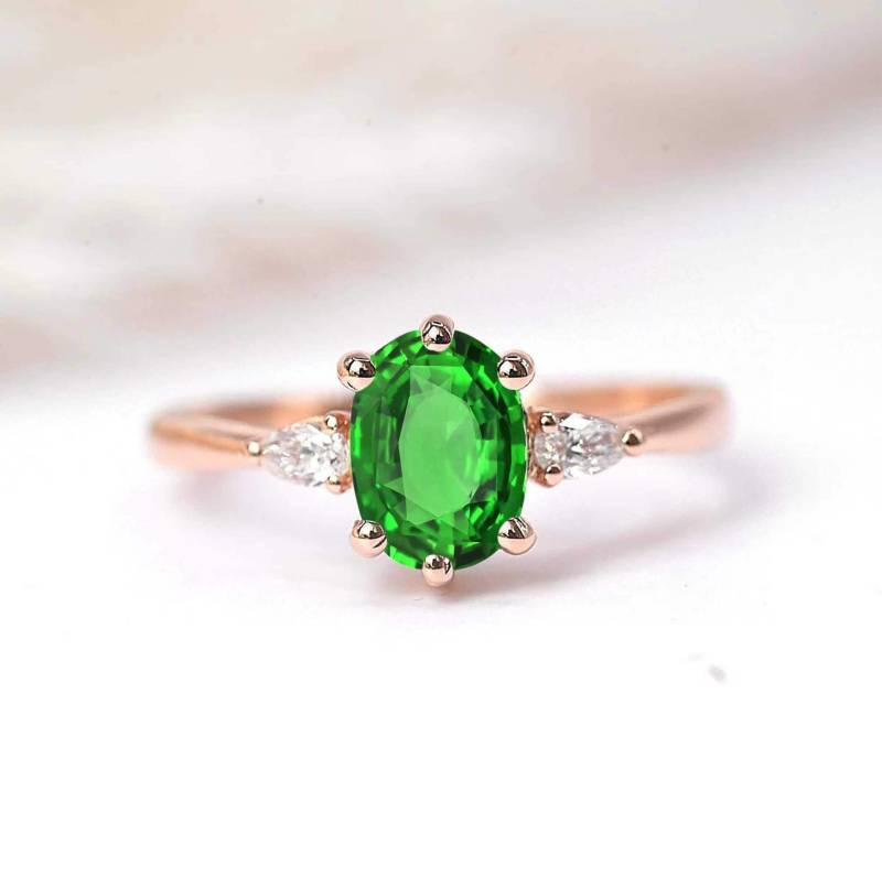 1.51Ct Ovaler Zweifarbiger Grüner Tsavorit Und Birnendiamant Art Deco Ring | Diamant Vintage Verlobungsring Handgefertigter von DiorahJewellery