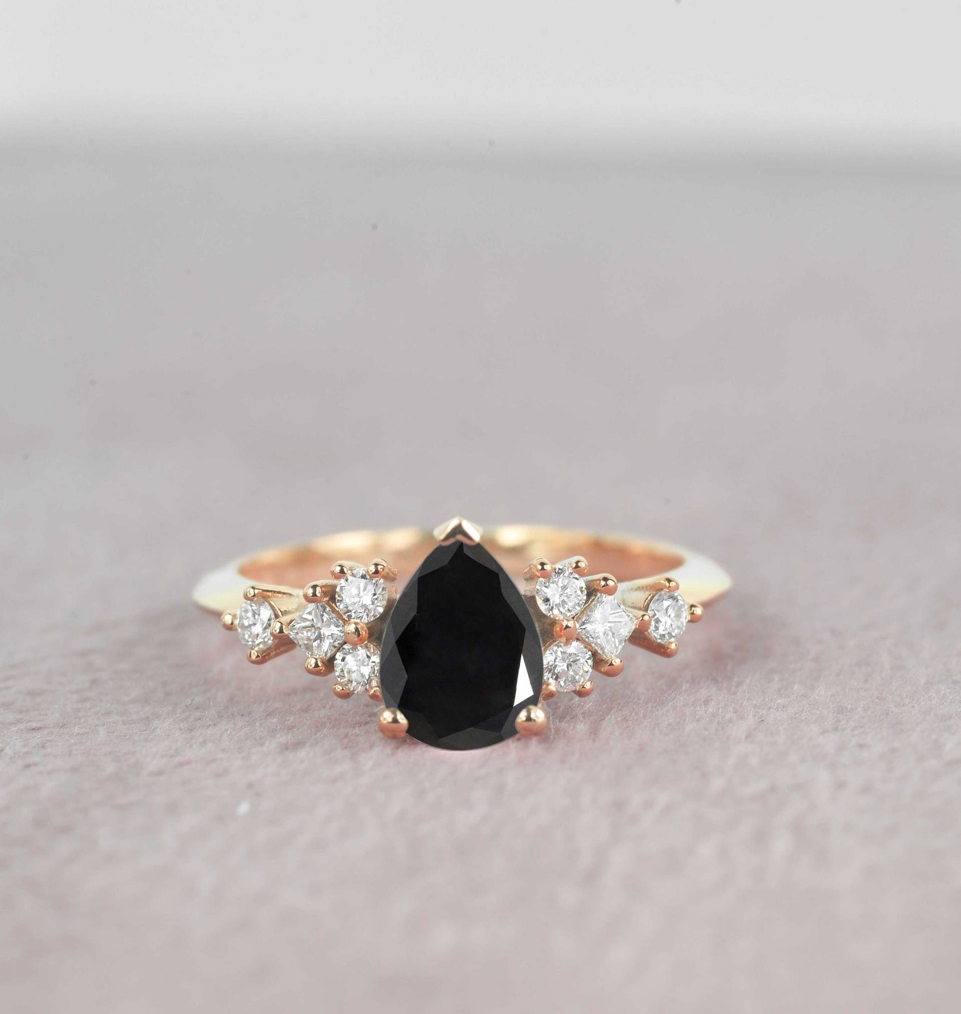 1.52Ct Pear Black Diamond Verlobungsring | Braut Diamant Jahrestag Ring Princess Cut Roségold Für Sie von DiorahJewellery