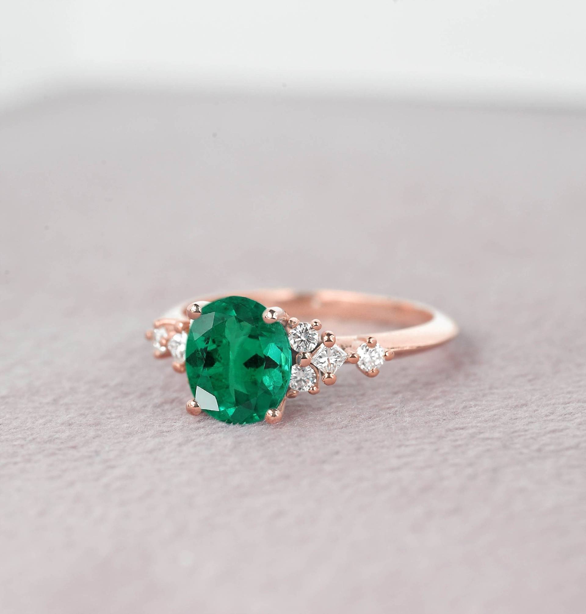 1.67Ct Ovaler Natürlicher Smaragd Und Diamant Verlobungsring | Jubiläumsring Ovaler Ring Prinzessin Roségold von DiorahJewellery