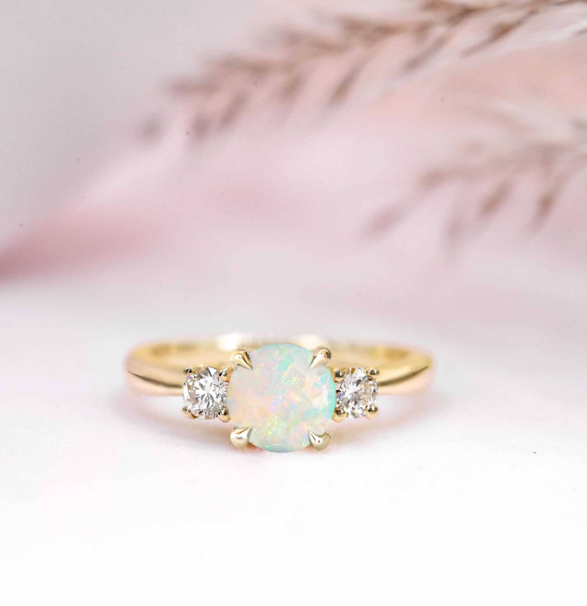 1Ct Vivid White Opal Ring | Damen Solid 9K 14K Oder 18K Gelbgold Diamant Verlobungsring Stapelbarer Hochzeitstag von DiorahJewellery