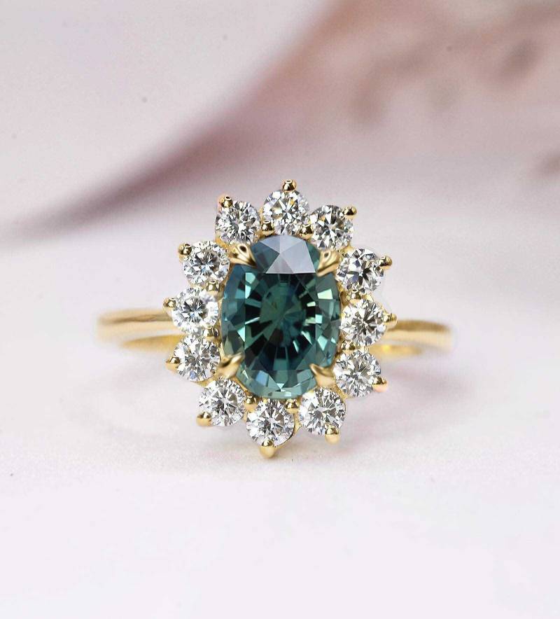 6 X 8mm Petrol Saphir Und 2mm Diamant Verlobungsring | Hochzeits-, Braut - Jubiläumsring Cluster Ring Aus Gelbgold Für Sie von DiorahJewellery