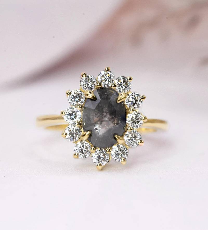 6 X 8mm Salz Und Pfeffer Diamant 2mm Verlobungsring | Hochzeits-, Braut - Jubiläumsring Massiver Gelbgold Cluster Ring von DiorahJewellery