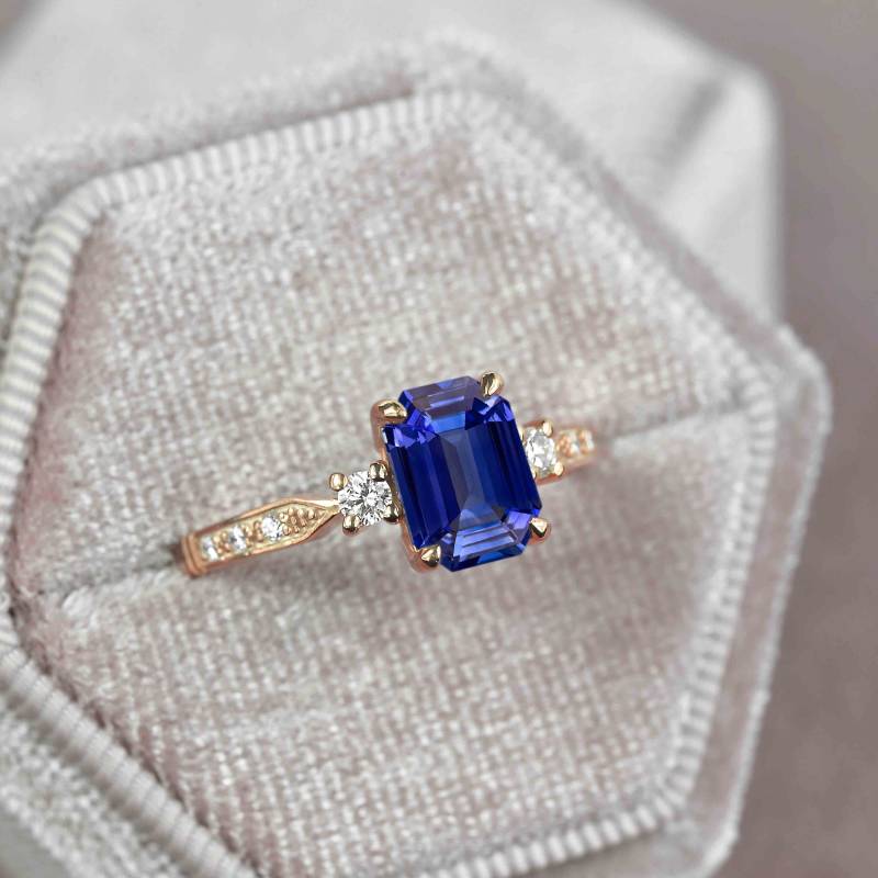 8 X 6mm Smaragdschliff Mittelblauer Saphir Verlobungsring | Zierliche Runde Diamant Ehering Brautring Vintage Versprechen Ring von DiorahJewellery