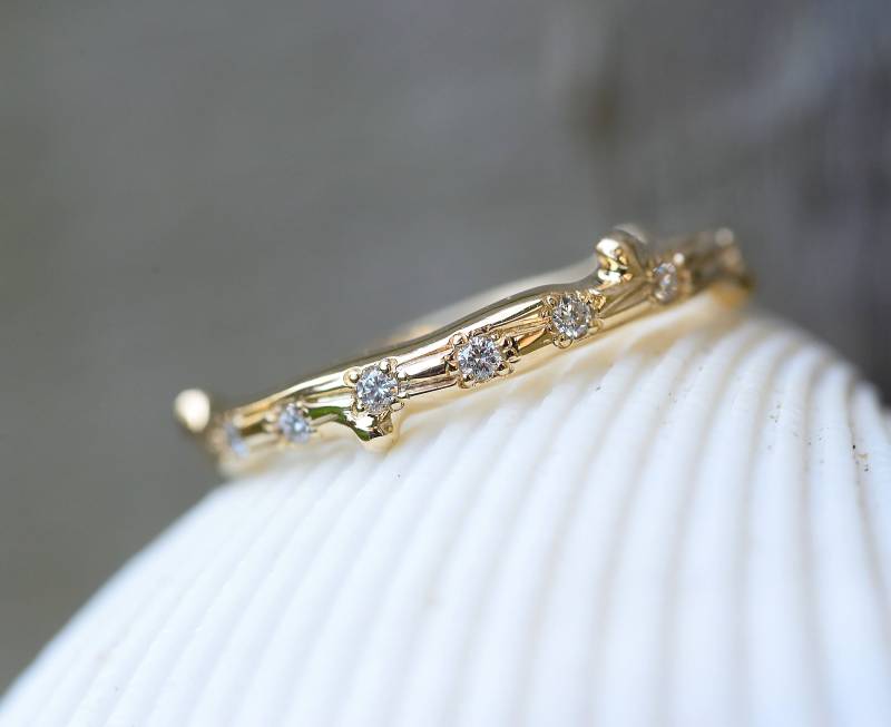 Gelbgold Ring Mit Diamant Zweig Handgemacht Natur Inspirierter Ehering von DiorahJewellery