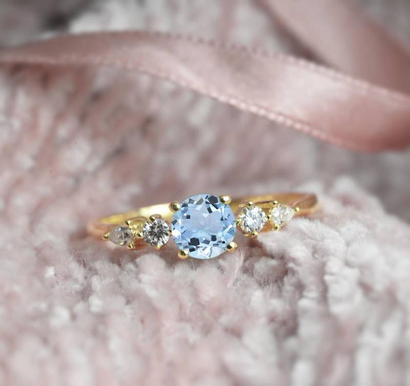 Aquamarin Verlobungsring | Birnen - Und Rundförmiger Diamant Multi-Stein Solitär Ring Art Deco Style Vintage Inspirierter Versprechensring Für Sie von DiorahJewellery