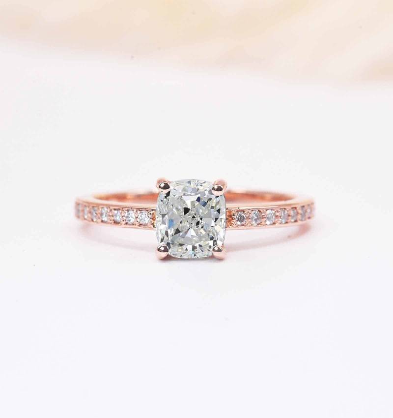 Art Deco Ring Mit Kissenschliff Labor Gewachsenem Diamant | 6mm Verlobungsring Stilvoller Zierlicher Weißer Diamantjubiläumsring von DiorahJewellery