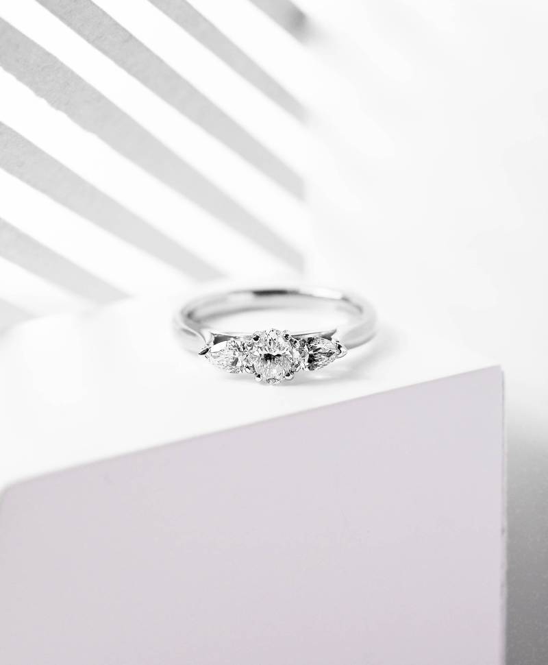 Diamant Verlobungsring-Drei Stein Verlobungsring-Platin Verlobungsring-Versandfertig-Handmade von DiorahJewellery