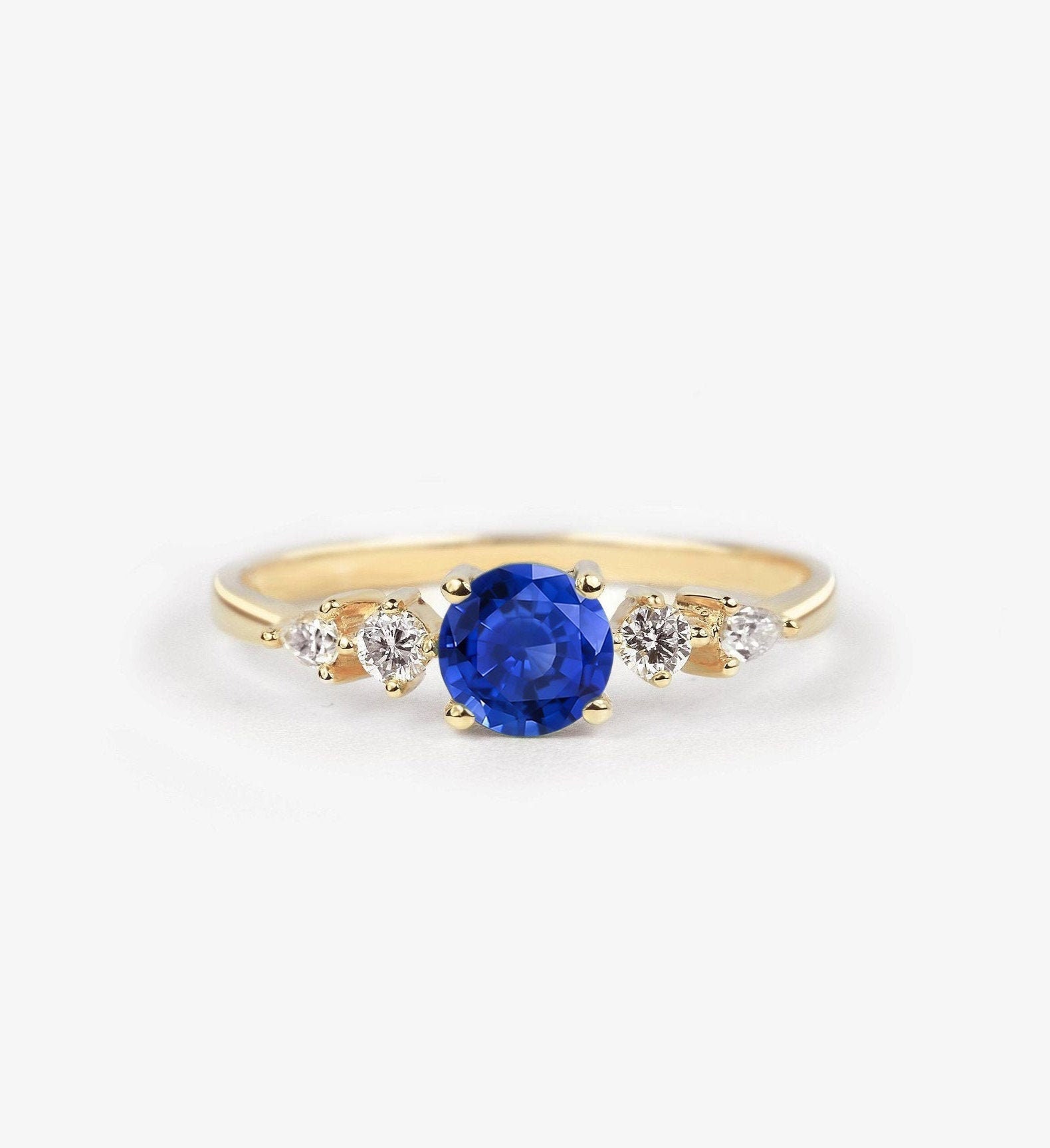 Mittel Blau Saphir Und Diamant Verlobungsring | Drei Stein Ring Jubiläum 9K/14K/18K Rose, Weiß, Gelbgold Für Sie von DiorahJewellery