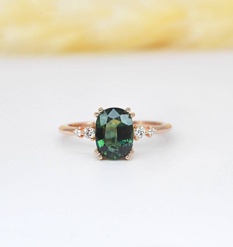 Oval Saphir Ring Montana Verlobungsring Ovaler Vintage-stil Und Diamant Für Maßgefertigte Verlobungsringe von DiorahJewellery