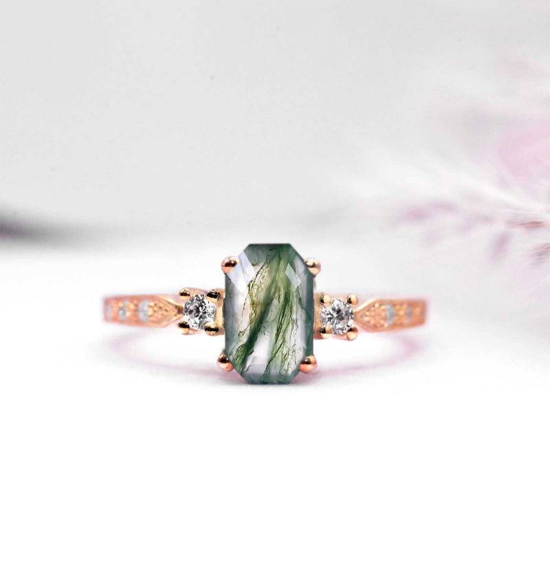 Moosachat Und Diamant Verlobungsring, Moosmittel, Brautring in Rosegold | Im Smaragdschliff 1, 5 Karat Moosachat-Jubiläumsring von DiorahJewellery