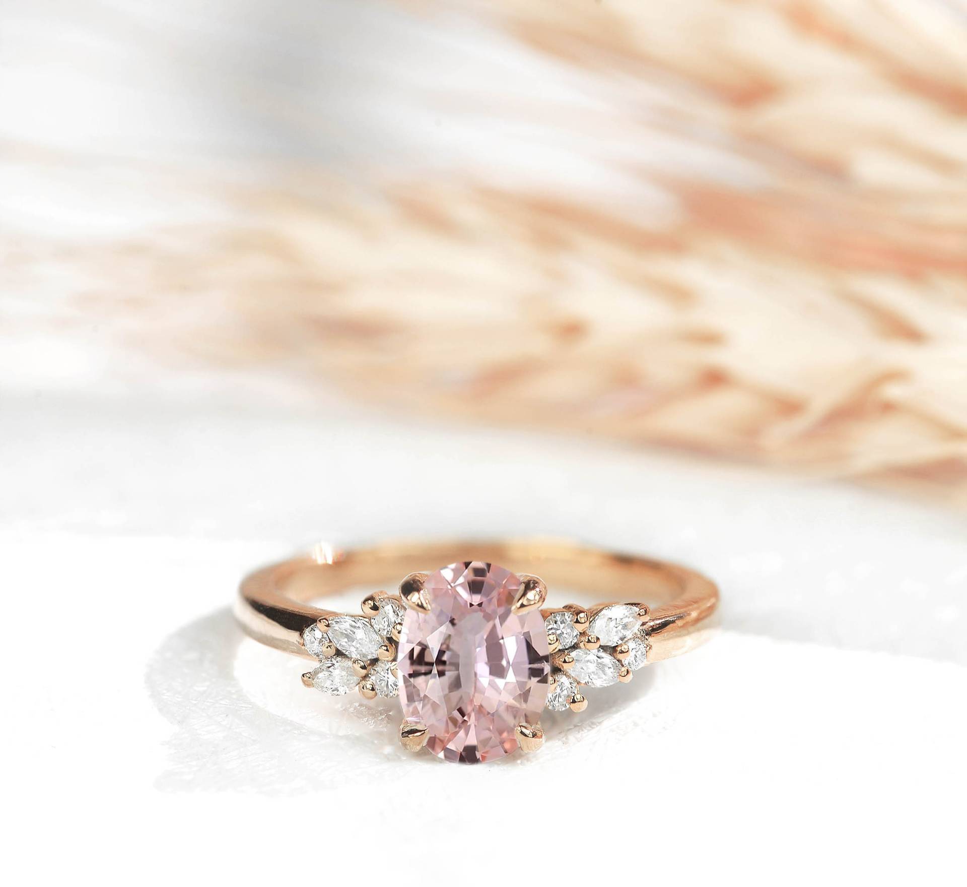 Morganit Und Diamant Verlobungsring | Ovale Vintage Ring in Rose Gold Natürliche Art-Deco-Ring Für Sie von DiorahJewellery