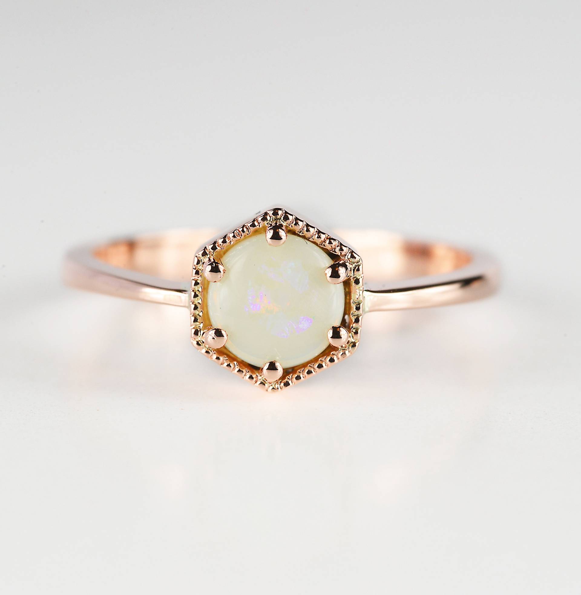 Natürliche Opal Verlobungsring, Ring, Ring Gold, Cluster Gelbgold Opal-Ring, Natürliche Opal-Ring von DiorahJewellery