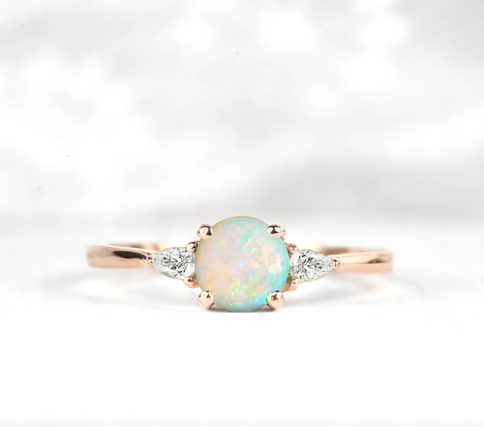 Natürlicher Opal Verlobungsring, Opalring, 14K Opalring Gold, Minimalist, 18K Gelbgold Opaldiamantring, Natürlicher von DiorahJewellery