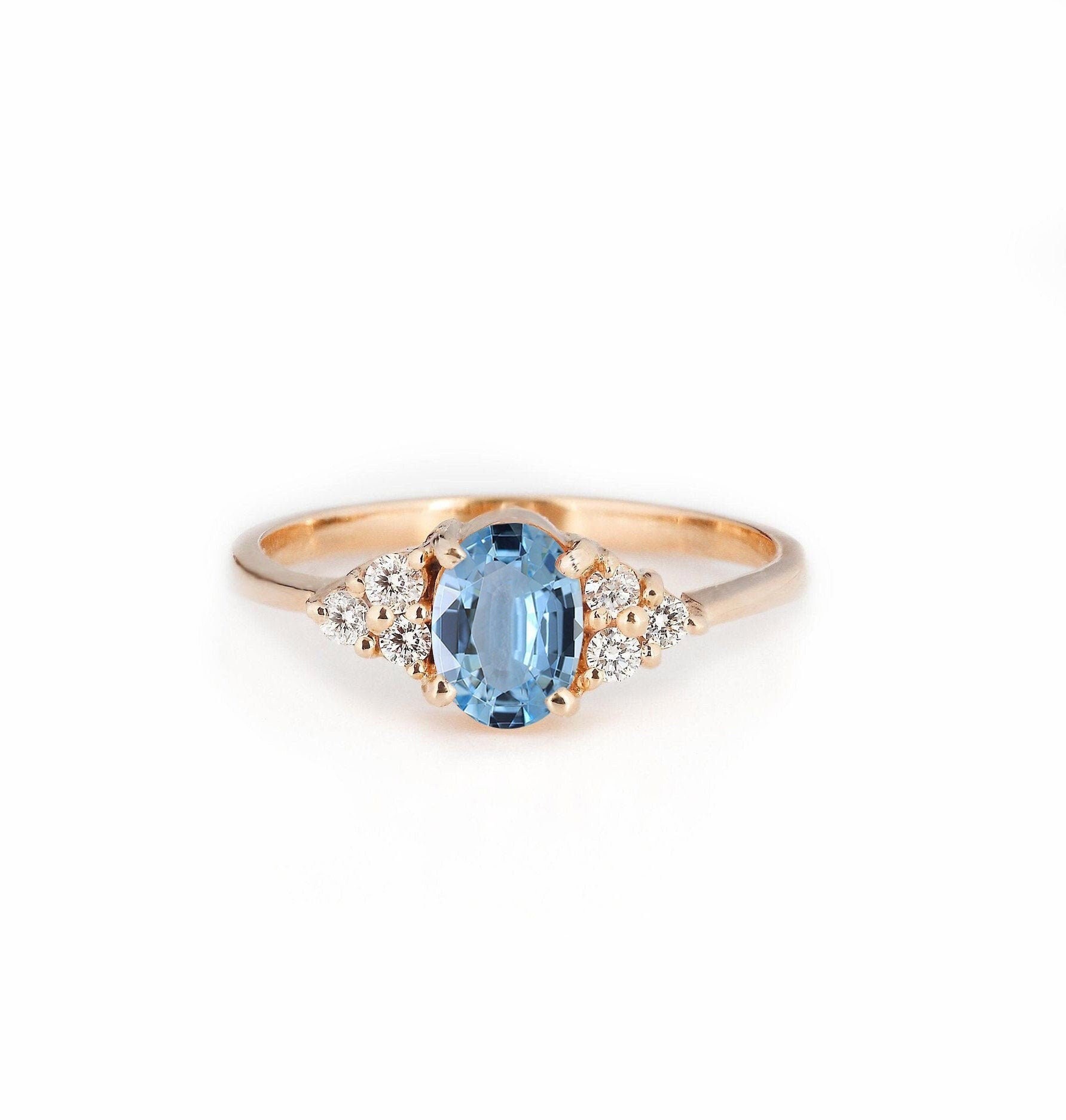 Ovaler Aquamarin Verlobungsring | Natürlicher Und Diamant Triplets Art Deco Stil Traditioneller Unikat Ring Für Sie von DiorahJewellery