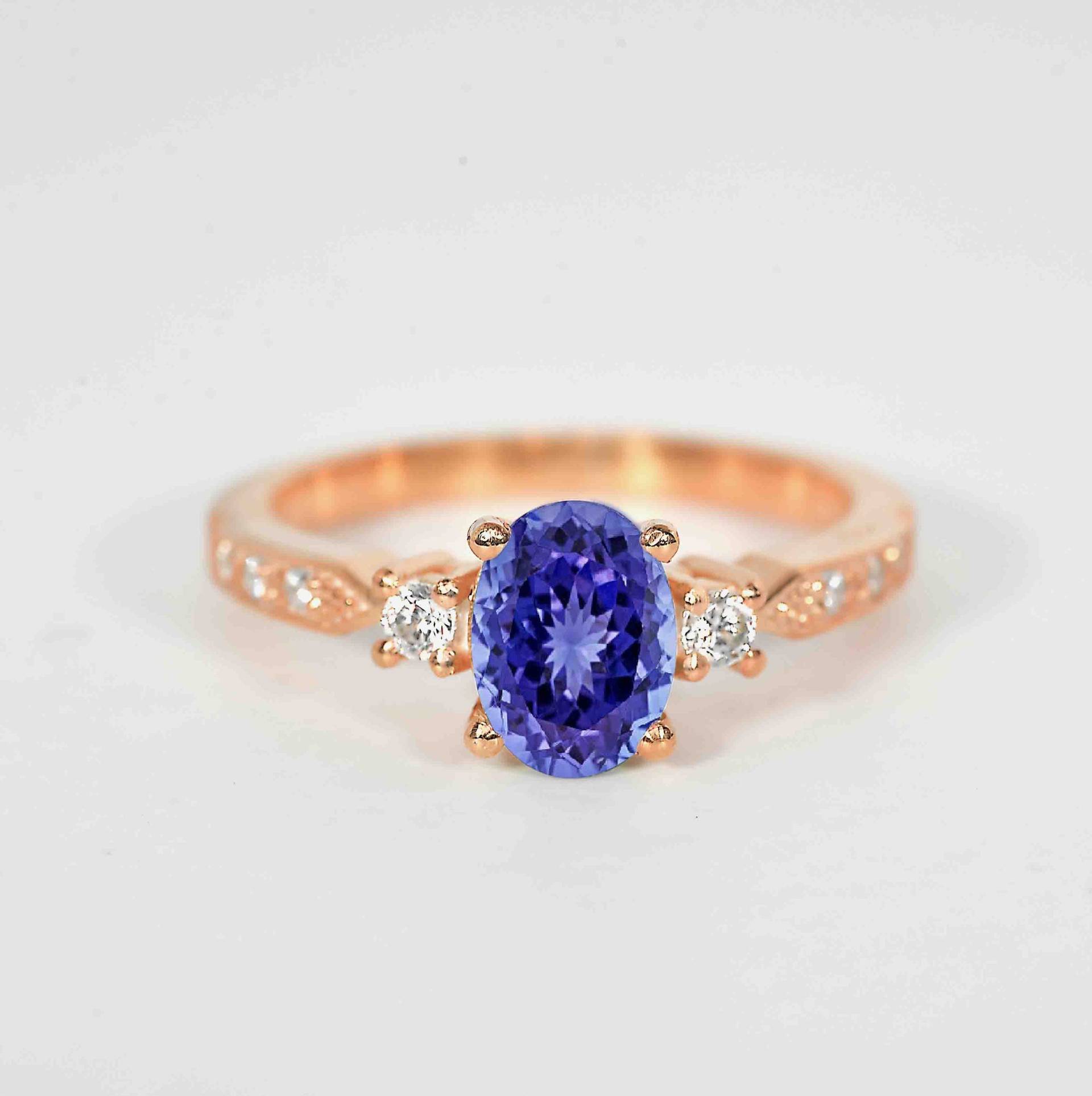 Ovaler Lavendel Saphir Verlobungsring | Runder Diamant Ring 9K/14K/18K Roségold Ring Jubiläum Rustikaler Diamantring von DiorahJewellery