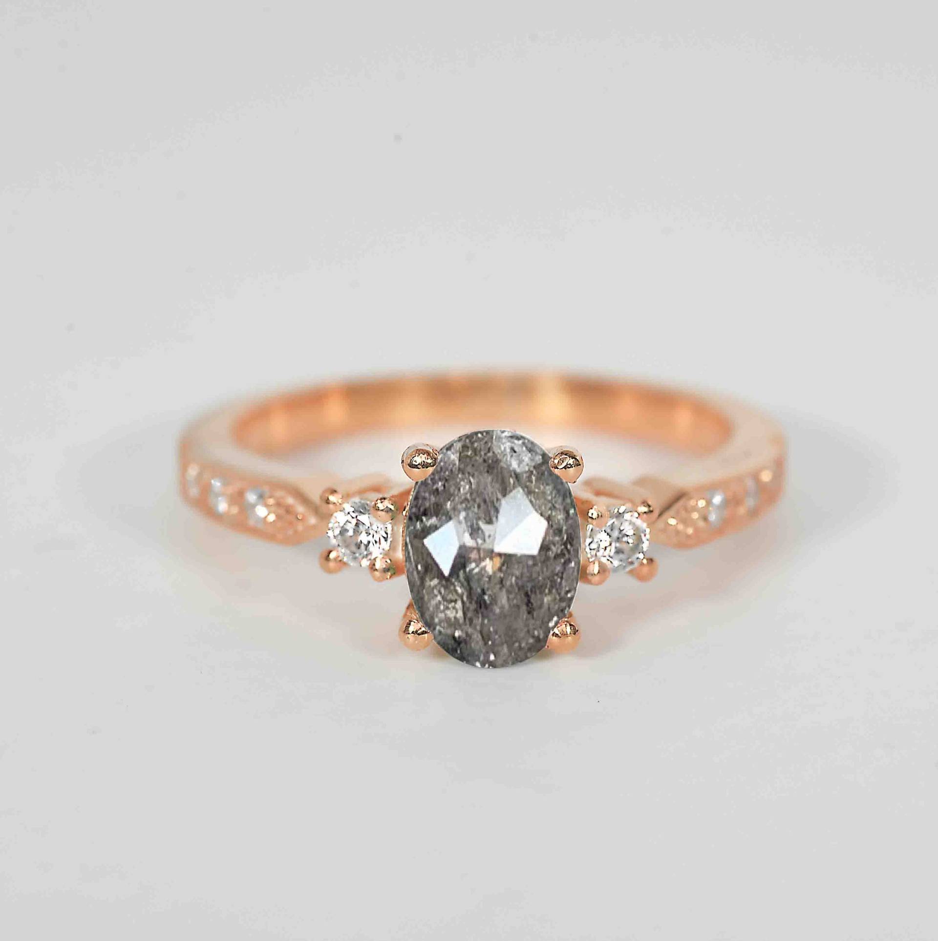 Ovaler Verlobungsring Aus Salz Und Pfeffer | Runder Diamant Ring 9K/14K/18K Roségold Ring Rustikaler Diamantring von DiorahJewellery