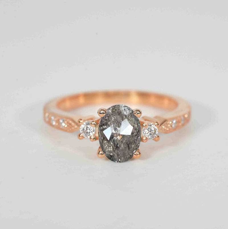 Ovaler Verlobungsring Aus Salz Und Pfeffer | Runder Diamant Ring 9K/14K/18K Roségold Ring Rustikaler Diamantring von DiorahJewellery