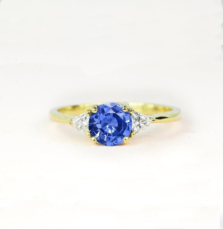 Runder Hellblauer Saphir Und Trilliant Diamant Verlobungsring | Hochzeit Brautring Roségold Zierliche Ring von DiorahJewellery