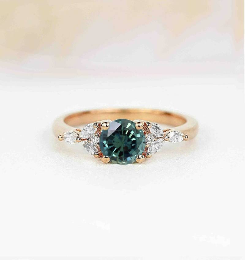 Runder Türkis Saphir Und Marquise Diamant Verlobungsring | Zierlicher Braut Versprechen Art Deco Maßgeschneiderter Ring Vintage von DiorahJewellery