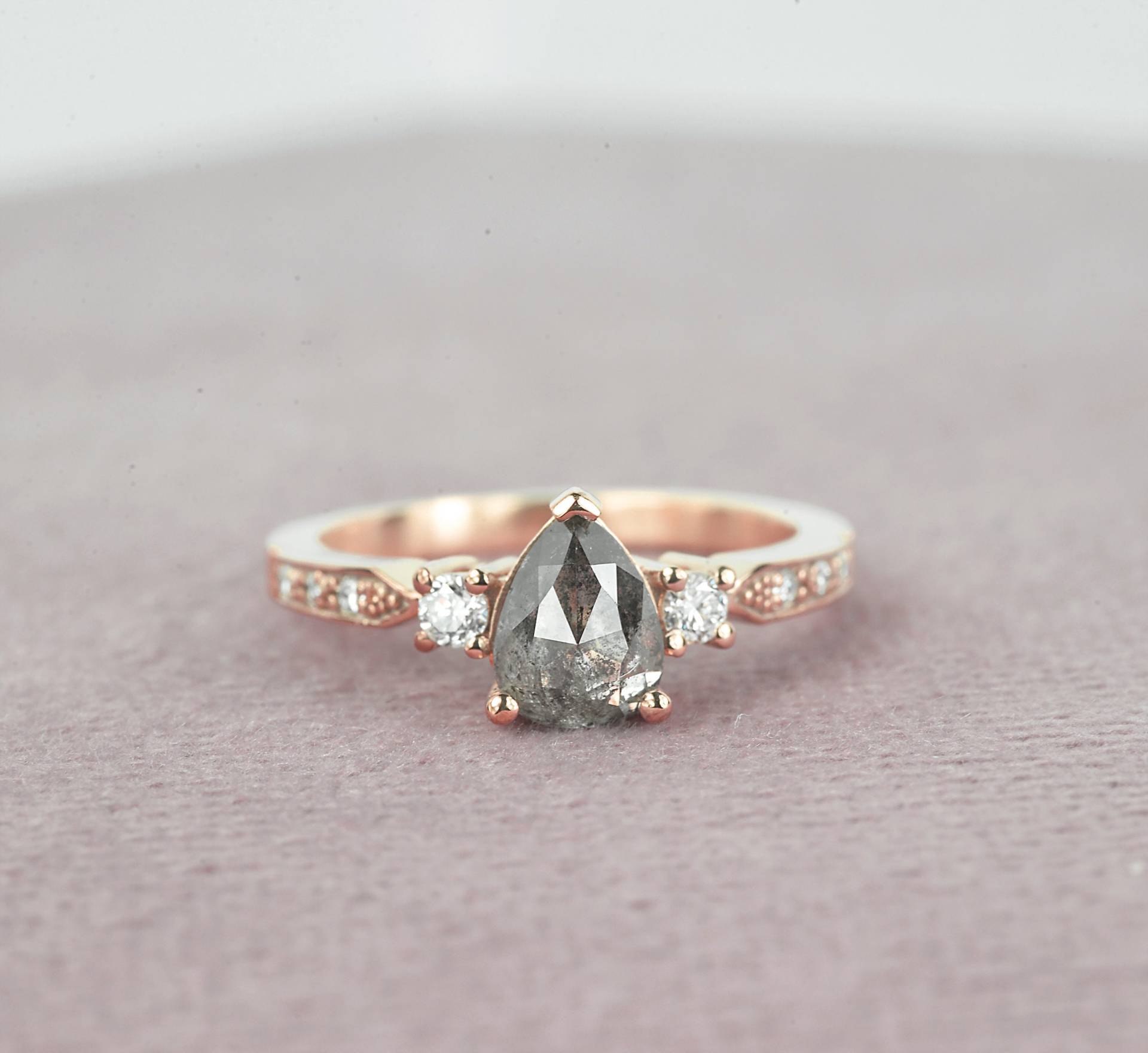 Salz Und Pfeffer Diamant Verlobung, Ring, Roségold Verlobungsring Rustikaler Ring von DiorahJewellery